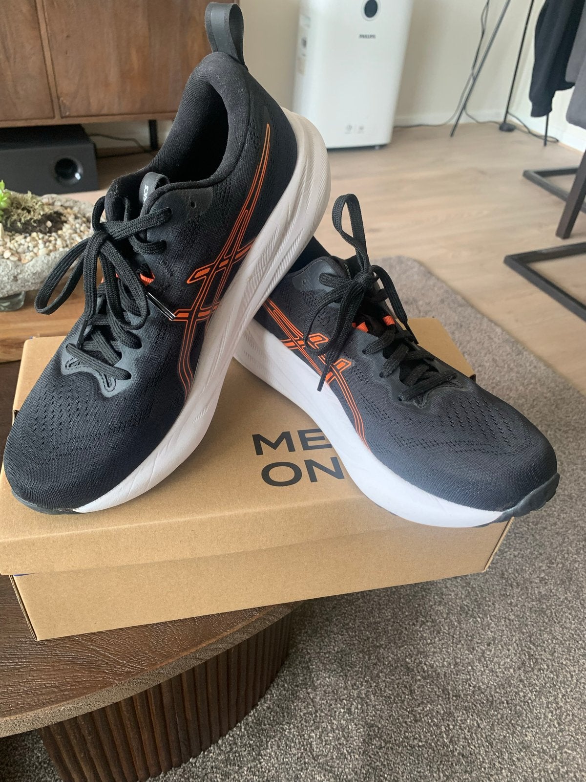 ASICS Gel-Pulse 16 Hardloopschoenen Zwart/Oranje - Maat 42.5, Hardloopschoenen, Verzenden, Zo goed als nieuw, Hardlopen