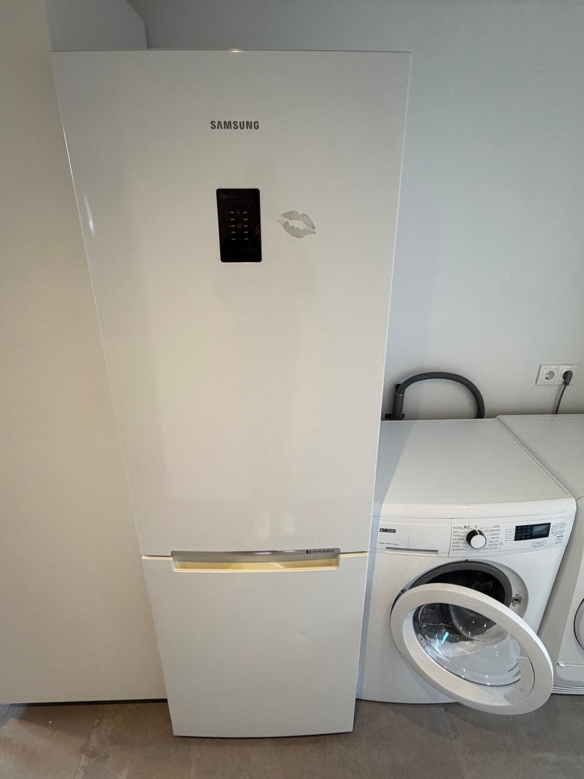 Samsung Koel-vriescombinatie - Wit, Ophalen, 200 liter of meer, Met aparte vriezer, 160 cm of meer