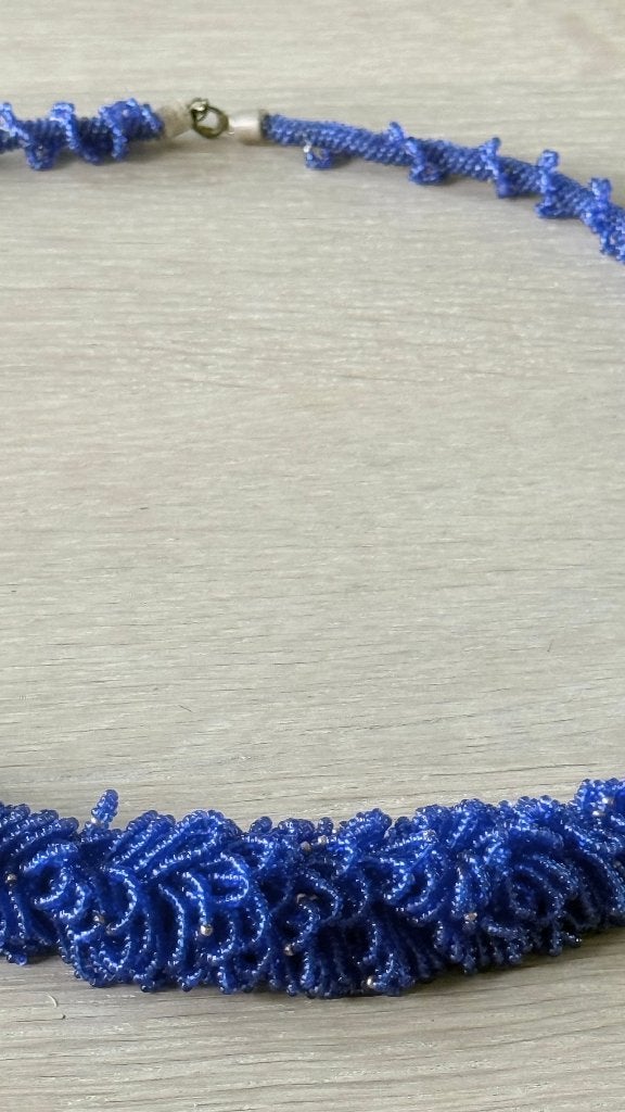 Ketting - blauwe kralen, Ophalen of Verzenden, Gebruikt, Blauw, Kunststof
