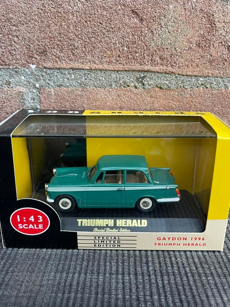 1:43 Vanguards Triumph Herald, Ophalen of Verzenden, Zo goed als nieuw, Auto, Overige merken