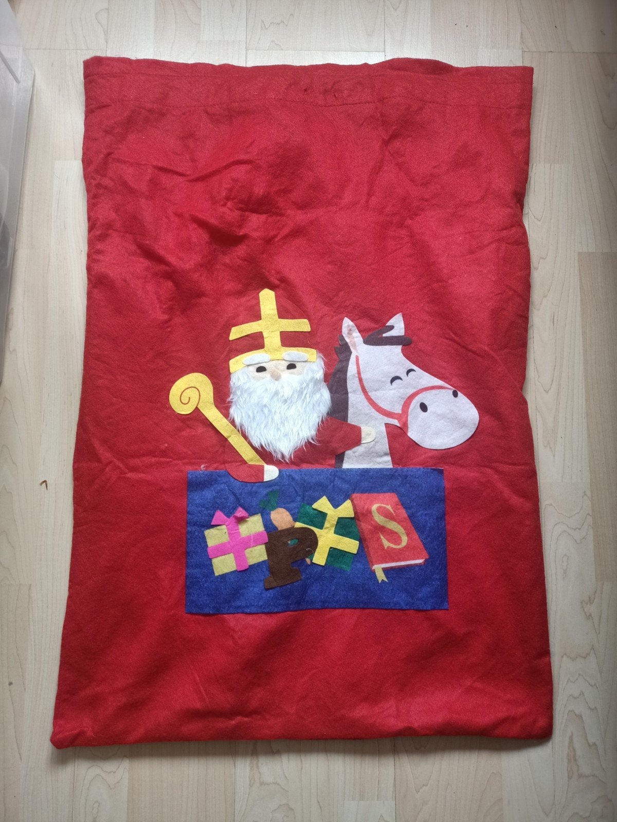 Sinterklaas zakken + verkleedset, Ophalen