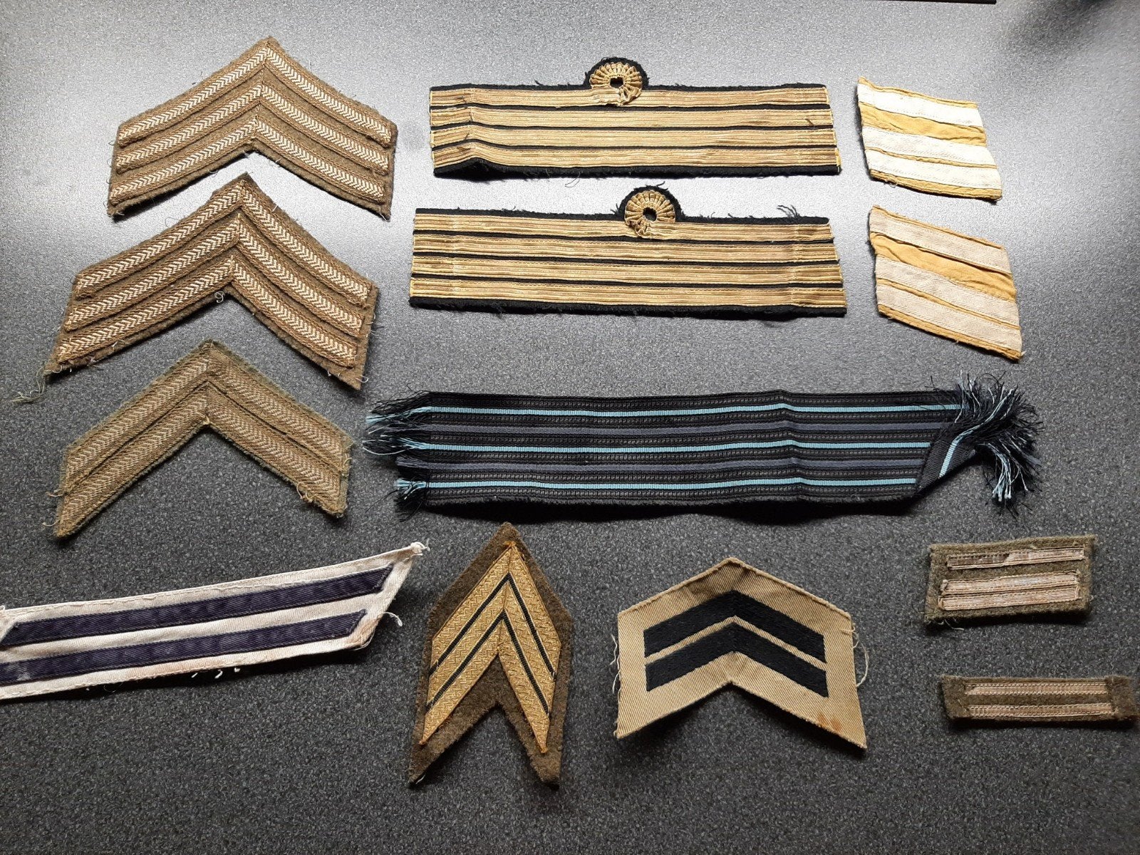 Oude  Rangen en strepen -  mix  divers., Ophalen of Verzenden, Landmacht, Nederland, Embleem of Badge