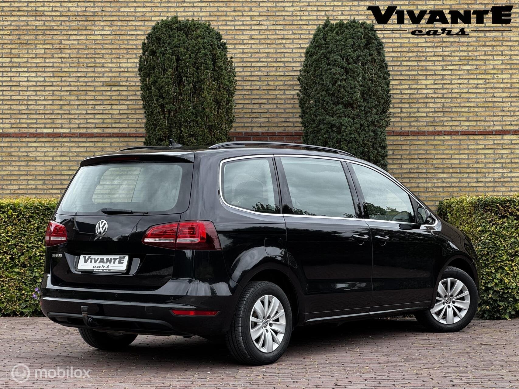 Volkswagen Sharan 1.4 TSI Exclusive Series 7Pers Dealer O.H., 15 km/l, Euro 6, 4 cilinders, 7 stoelen