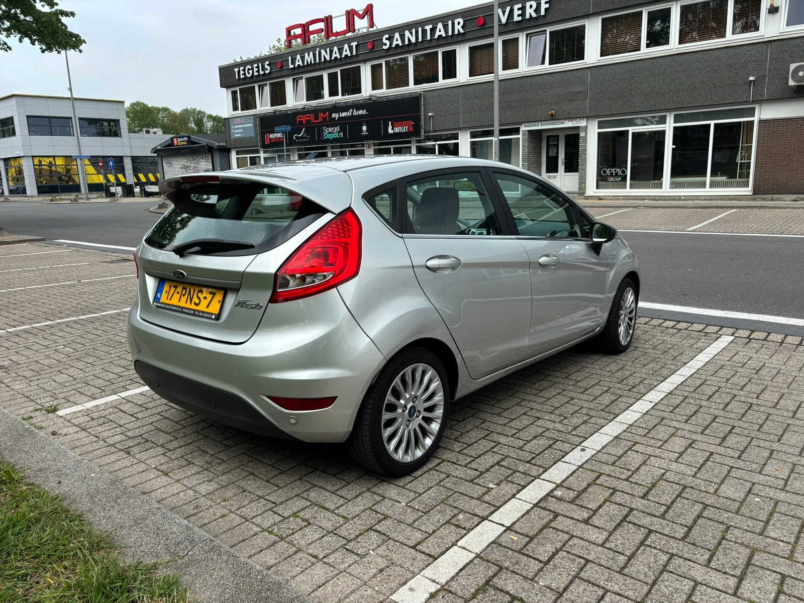 Foto 3 van Ford Fiësta 1.6 Ti-vct 88KW 5DR 2011 Grijs - APK juli 2027