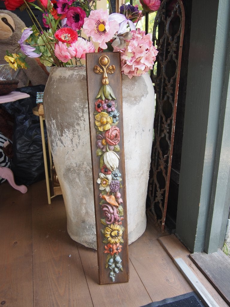 Oud brocante gipsen wandornament met bloemen, Ophalen