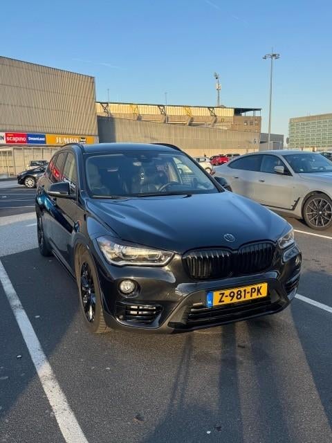 BMW X1 2.0 D Sdrive 18D AUT 2016 Zwart, Auto's, Achterwielaandrijving, 4 cilinders, 1445 kg, Zwart