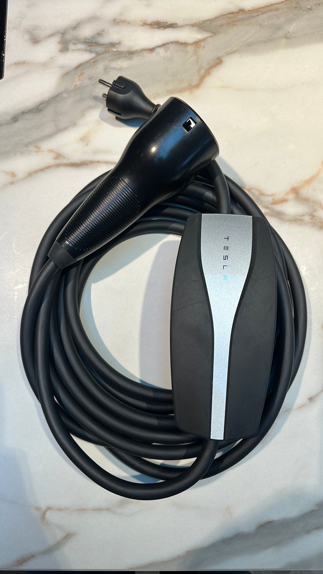 Originele Tesla Mobile Connector – Mobiele laadkabel – 230V, Ophalen of Verzenden, Zo goed als nieuw, Laadkabel