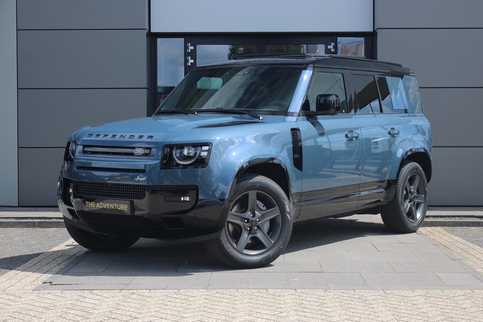 Land Rover Defender 110 P300e Dynamic SE | Pano | Koelvak |, Auto's, Automaat, Gebruikt, Euro 6, Met garantie (alle)