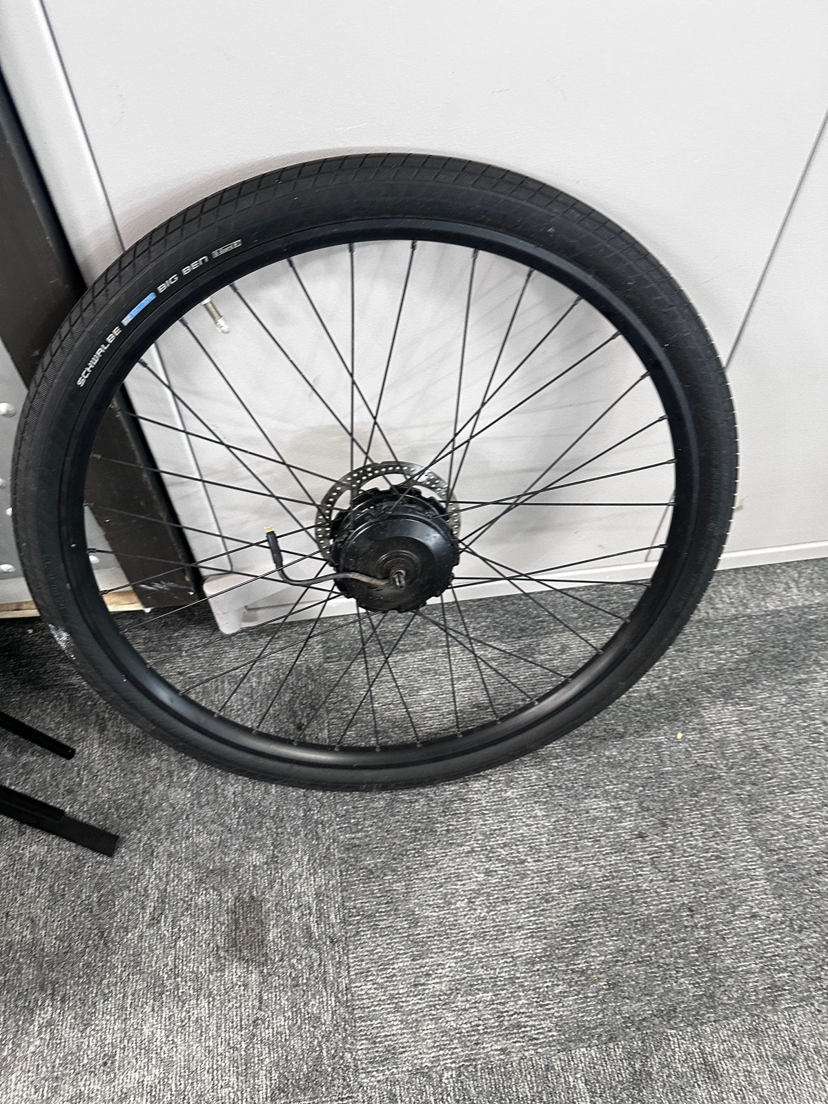 Elektrisch fietswiel met motor van Moof met band, Gebruikt, Ophalen of Verzenden, Aluminium, Elektrische fiets