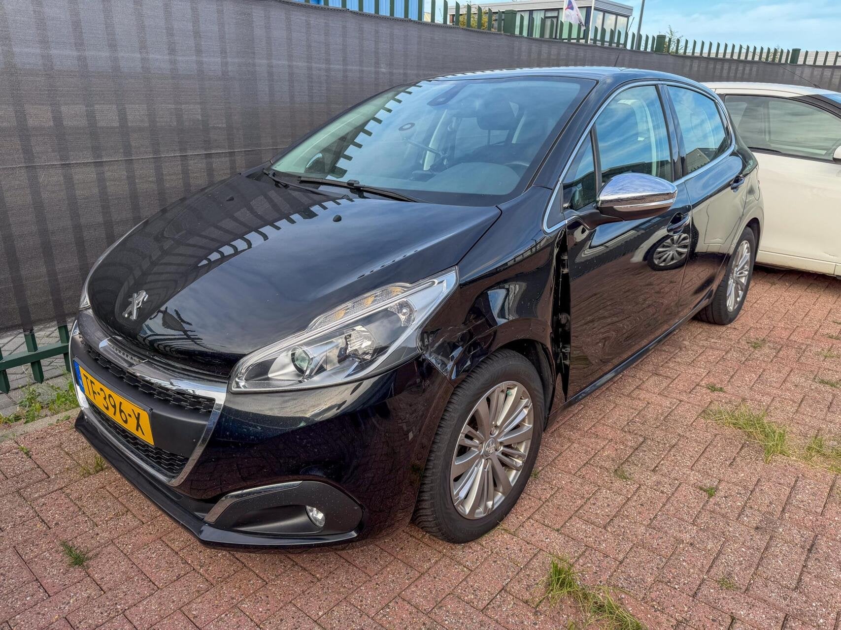 Peugeot 208 1.2 PureTech Blue Lease Active, Bluetooth, Gebruikt, 1199 cc, Met garantie (alle)