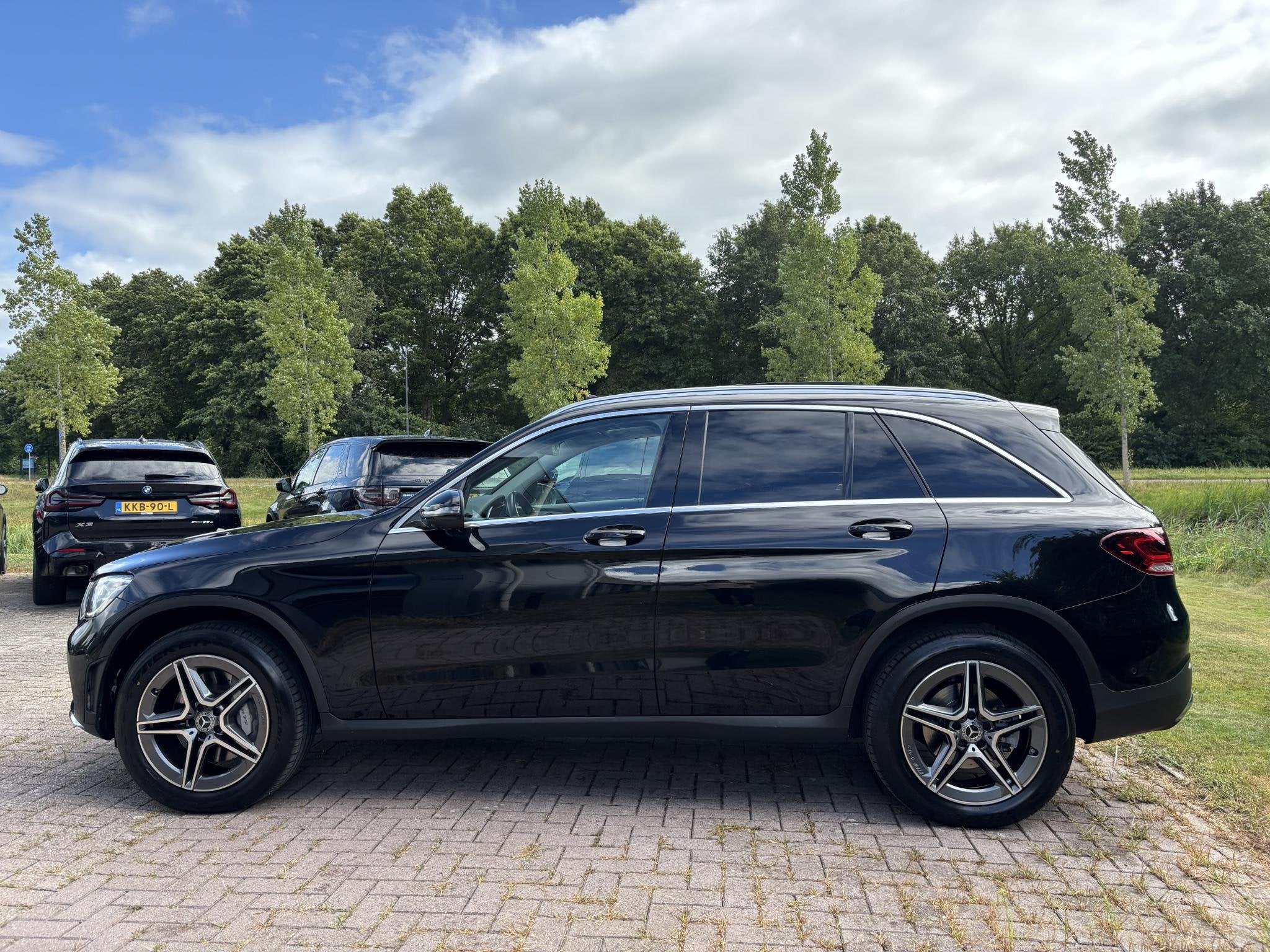 Mercedes-Benz GLC-klasse 300e 4MATIC AMG Line 320 PK | Elekt, Auto's, Automaat, 14 kWh, Gebruikt, 2000 kg