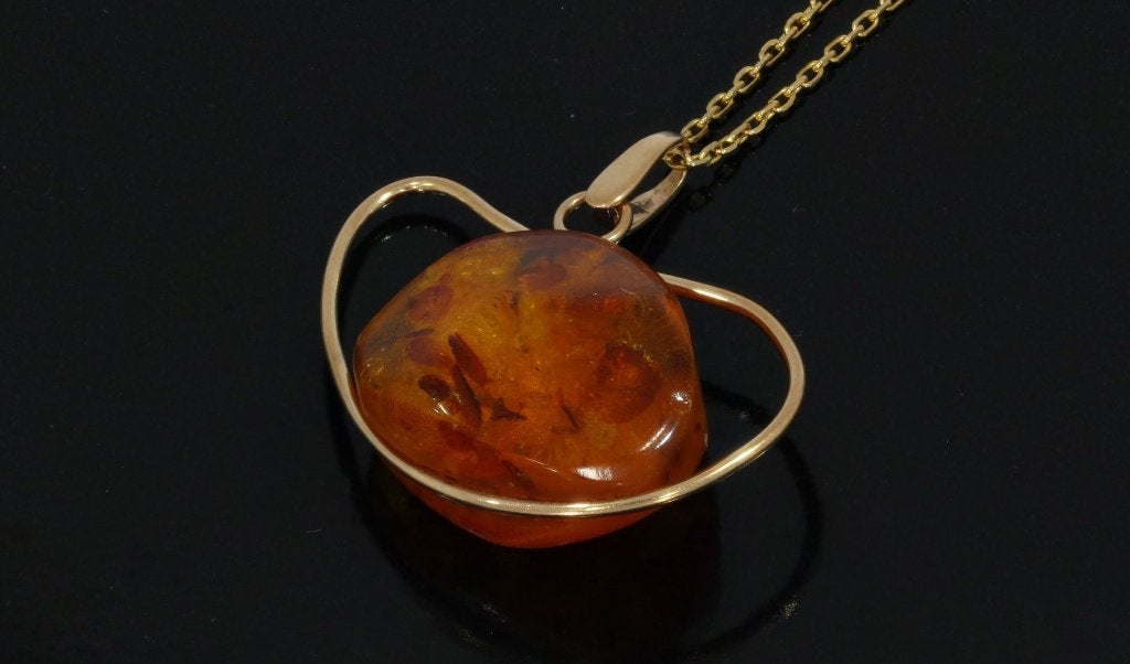 Amber barnsteen 14k gouden ketting hanger rusland vintage, Voordeelsieraden, Verzenden, Zo goed als nieuw, Met edelsteen