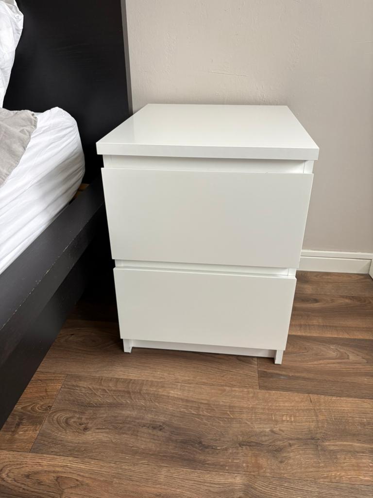 2 x nachtkastje wit, GRATIS AFHALEN, Ophalen, Gebruikt, Minder dan 45 cm