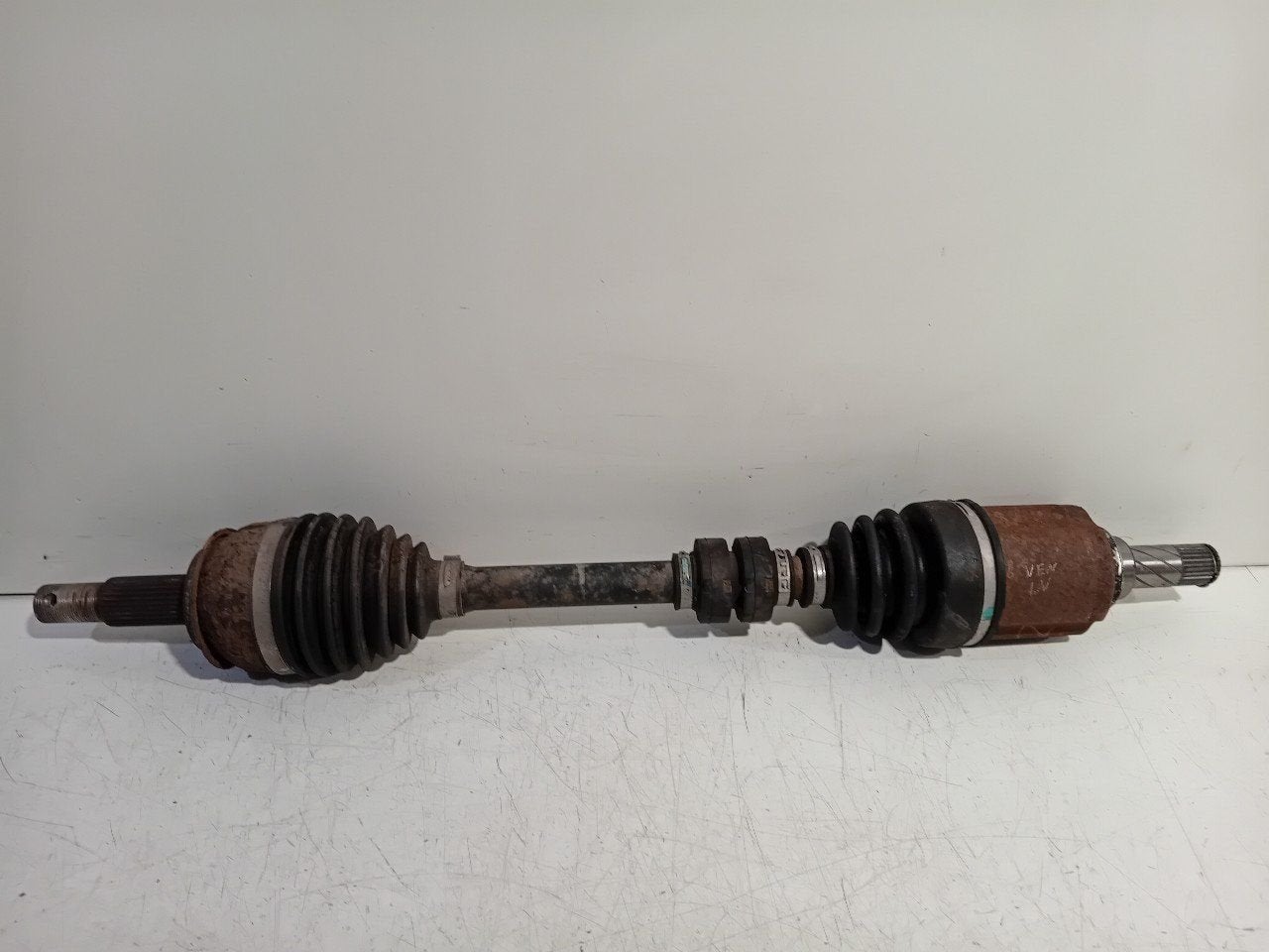 Aandrijfas links voor Nissan X-Trail, Onderdelen@venauto.nl, Van der Ven Autorecycling B.V., Gebruikt, Ettenseweg 76, 4706 PB Roosendaal, The Netherlands