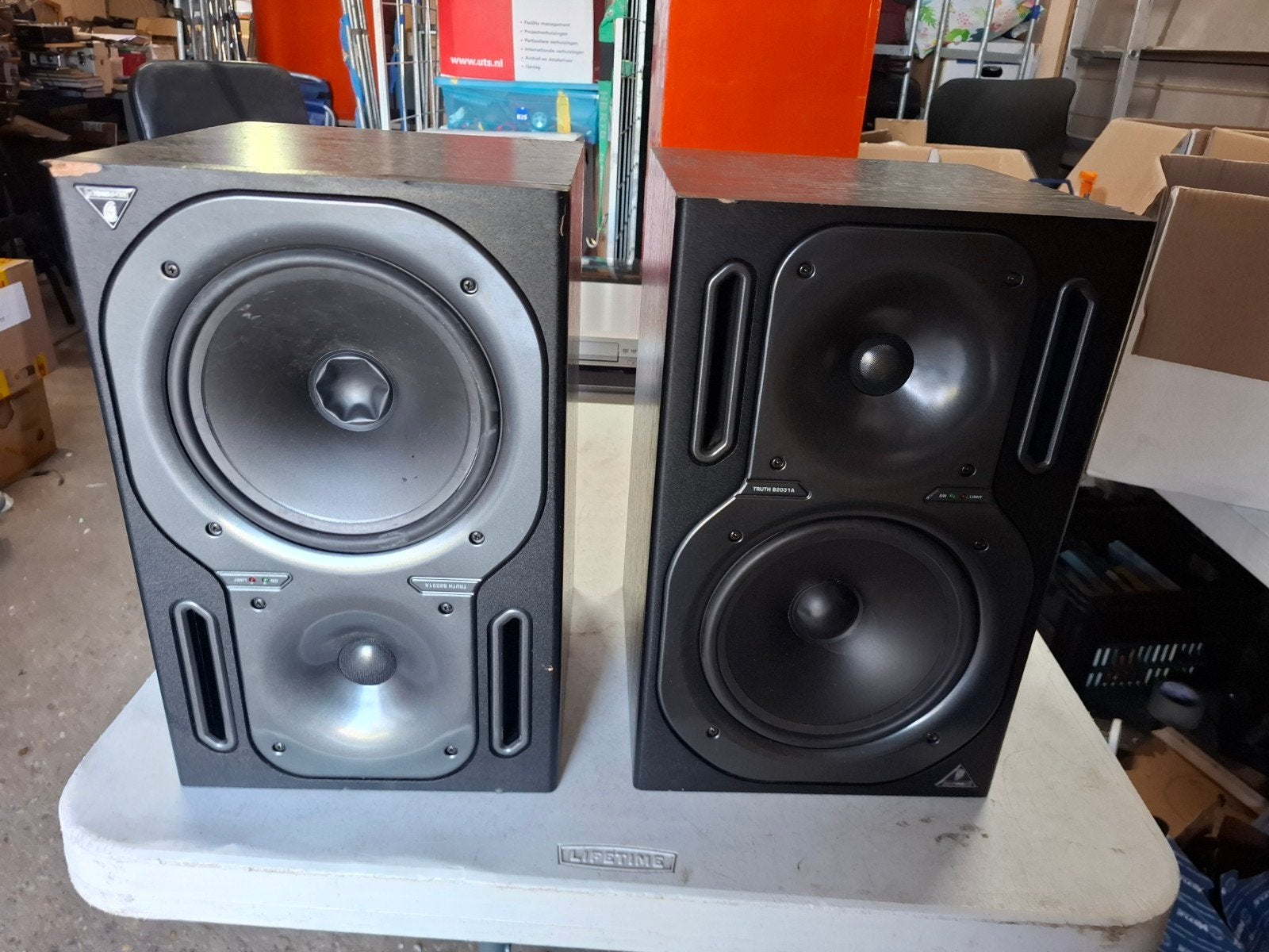 Behringer Truth B2031A Studiomonitoren (set van 2), Studiomonitor, Gebruikt, Behringer, Music Tribe Commercial MY Sdn. Bhd., No. 1, Jalan Perindustrian 1, Kawasan Perindustrian Bukit Rambai, 75250 Melaka, Malaysia