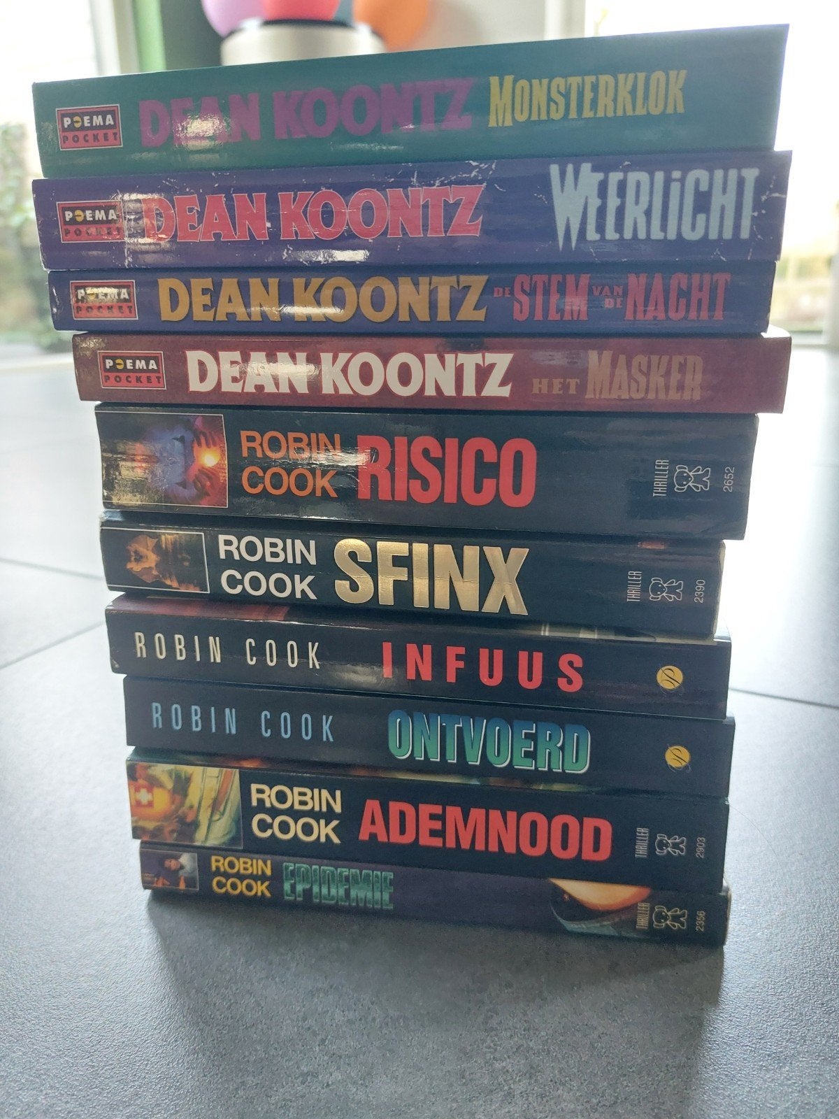 10 trillers Robin Cook en Dean Kootz, Ophalen of Verzenden, Gelezen, Robin Cook