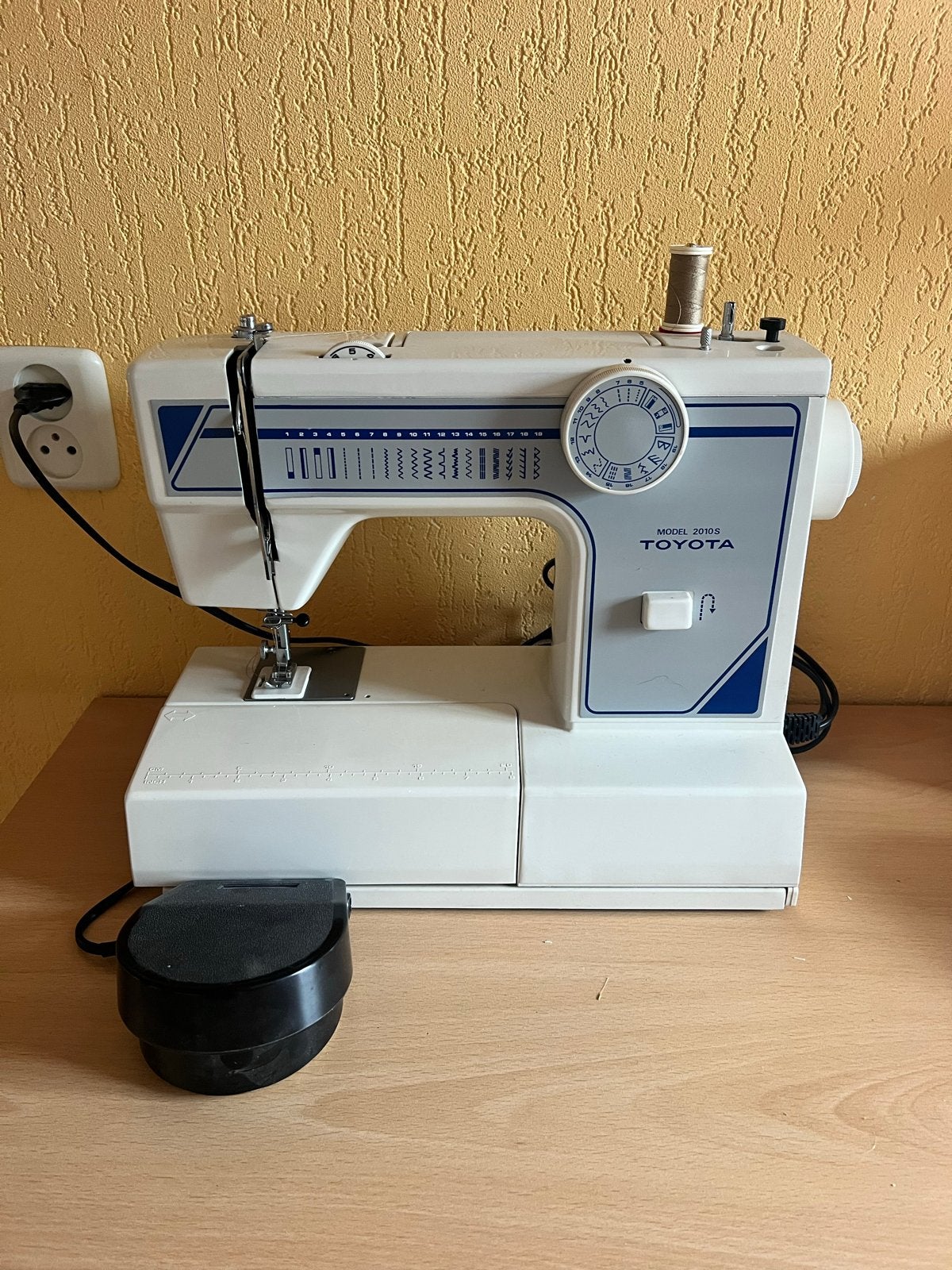 Toyota 2010S Naaimachine - Gebruikt, Ophalen of Verzenden, Gebruikt, Naaimachine, Overige merken