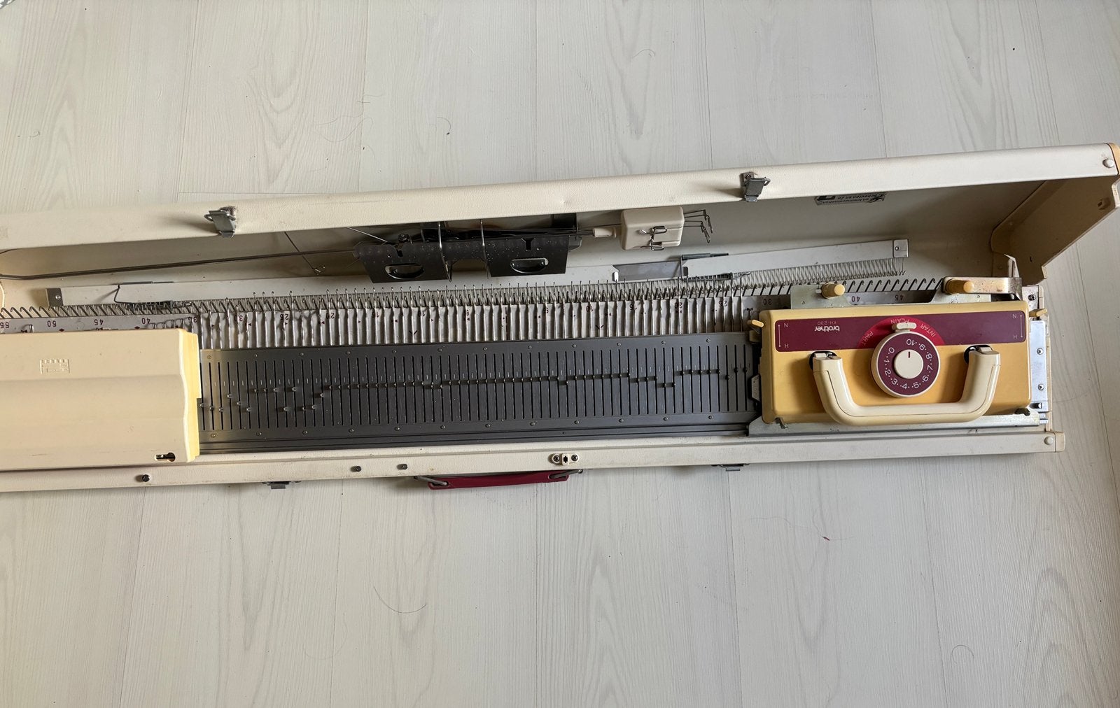 Brother grof breimachine SK230, Ophalen, Zo goed als nieuw, Breien, Machine