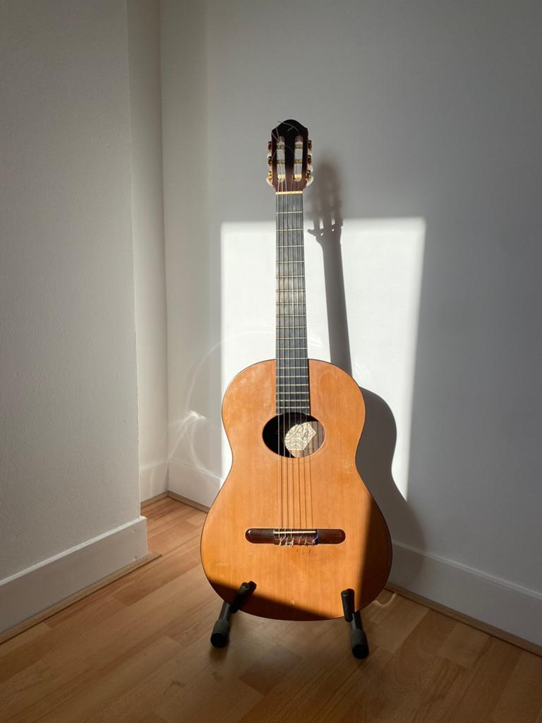 Handgemaakte Klassieke Gitaar met Koffer, Muziek en Instrumenten, Ophalen of Verzenden, Zo goed als nieuw, Klassieke of Spaanse gitaar