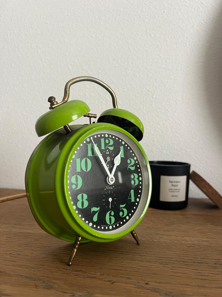 Felgroene Vintage Wekker met Bellen - Viva, Ophalen