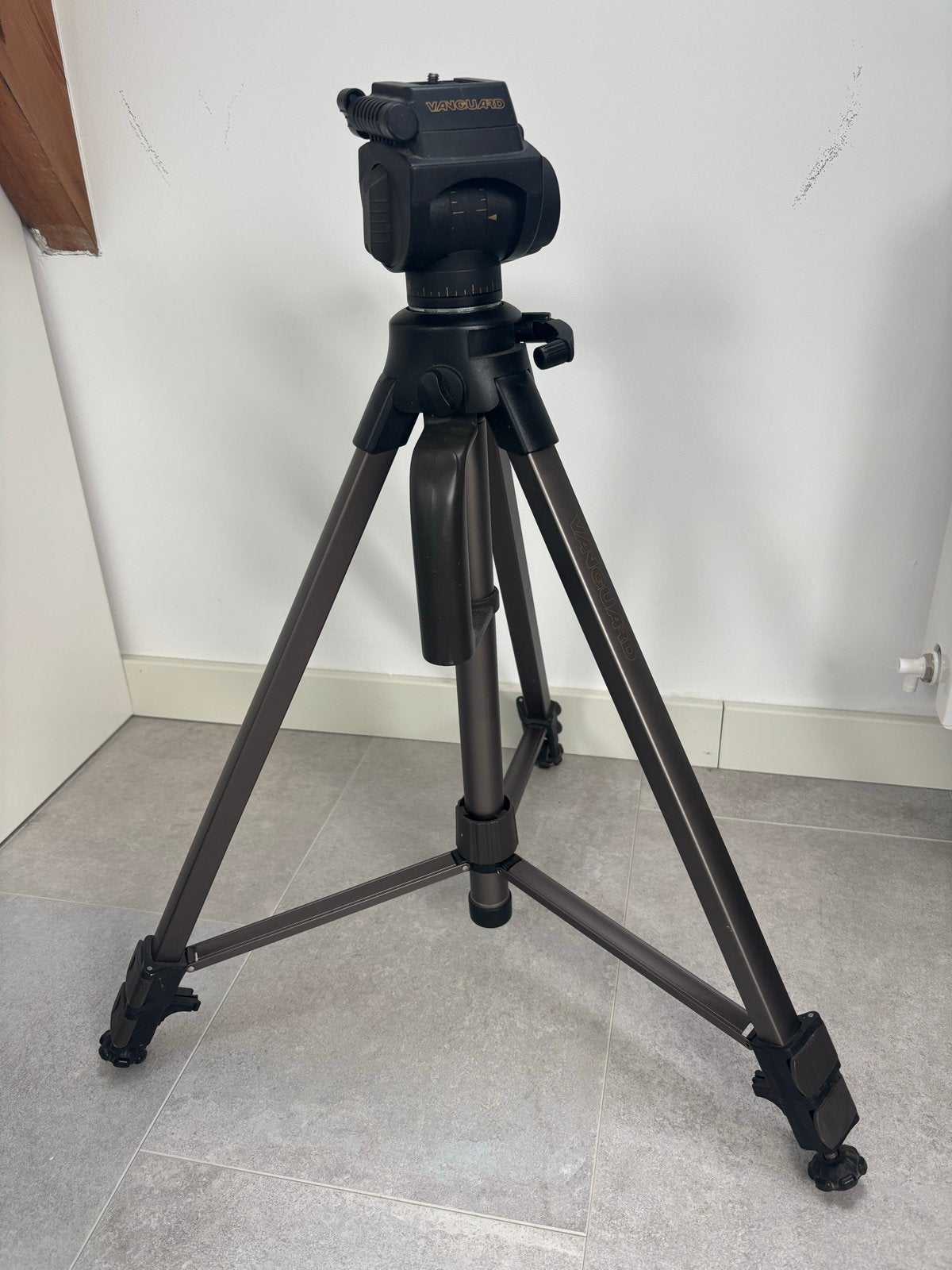 Vanguard Millennium 4 Statief met waterpas, Met waterpas, Zo goed als nieuw, Ophalen of Verzenden, Driepoot