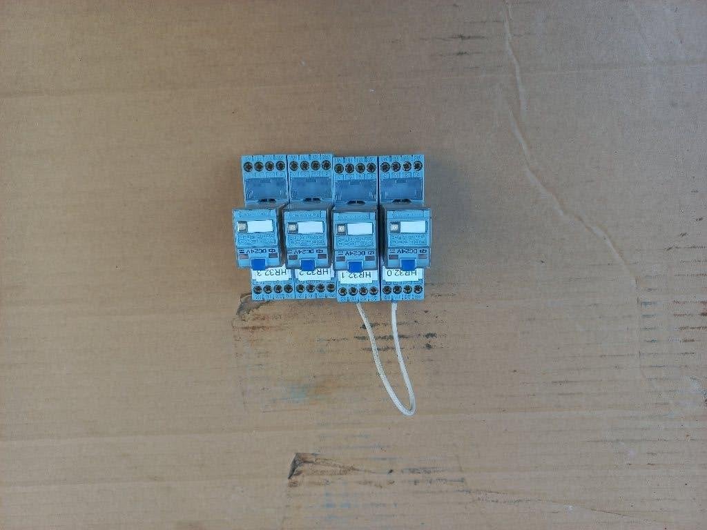 Finder / Relais modules 24V DC 2 contacten – 4 stuks – €25, Hobby en Vrije tijd, Ophalen of Verzenden