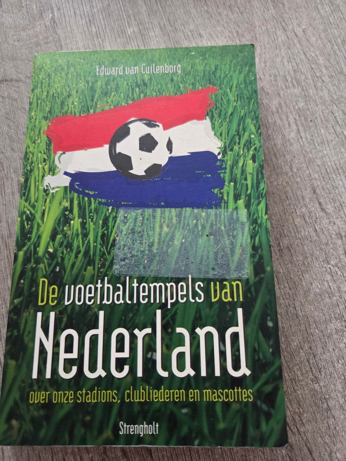 De voetbaltempels van Nederland - Edward van Cuilenborg, Ophalen of Verzenden, Gelezen, Edward van Cuilenborg, Balsport