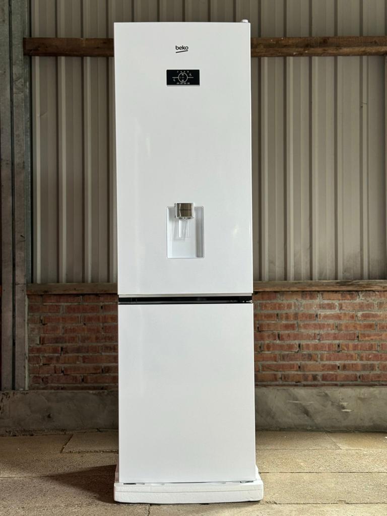 NIEUW Beko B3RCNA404HDW  koelvriescombinatie, Ophalen, 200 liter of meer, 60 cm of meer, Met aparte vriezer
