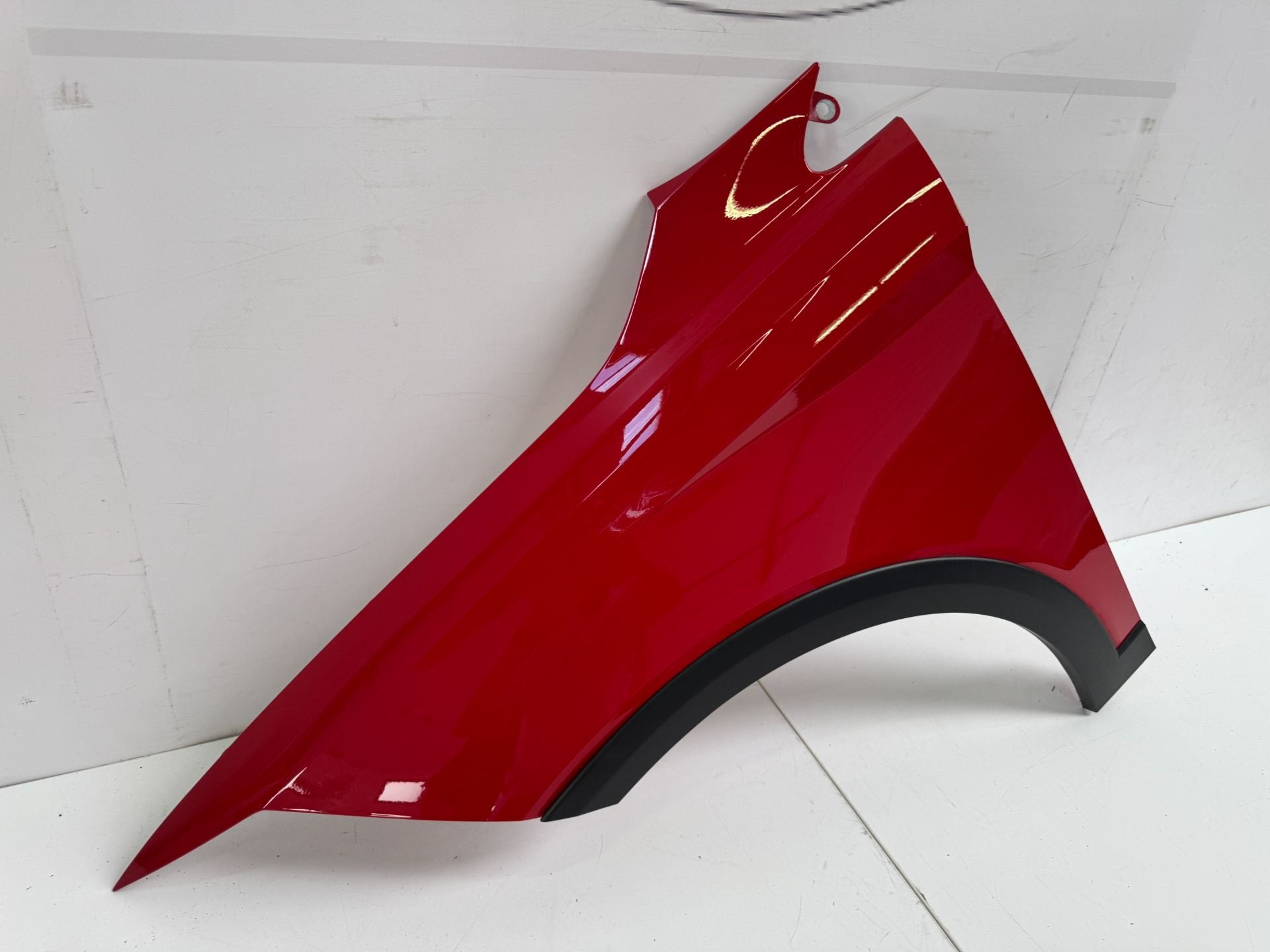 SEAT ARONA VOORSCHERM ZIJSCHERM SPATBORD LINKS VOOR MOOI, Gebruikt, Autovia A-2, Km 585 585
08760  Martorell, ES, Voor, Ophalen of Verzenden