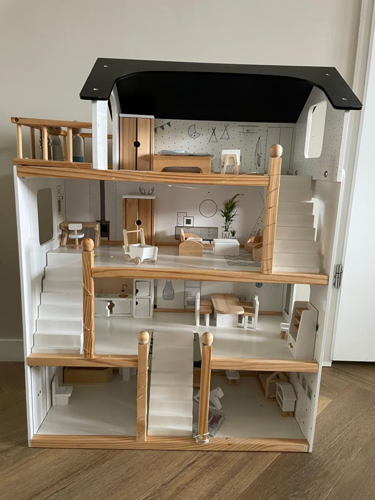 Petite Amelie poppenhuis met meubels, Ophalen, Zo goed als nieuw, Poppenhuis