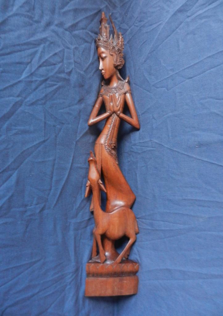Hoog houten sculptuur Prinses met hert Indonesie Bali h 58,2, Handgemaakt, Beeld, Hout, Azië
