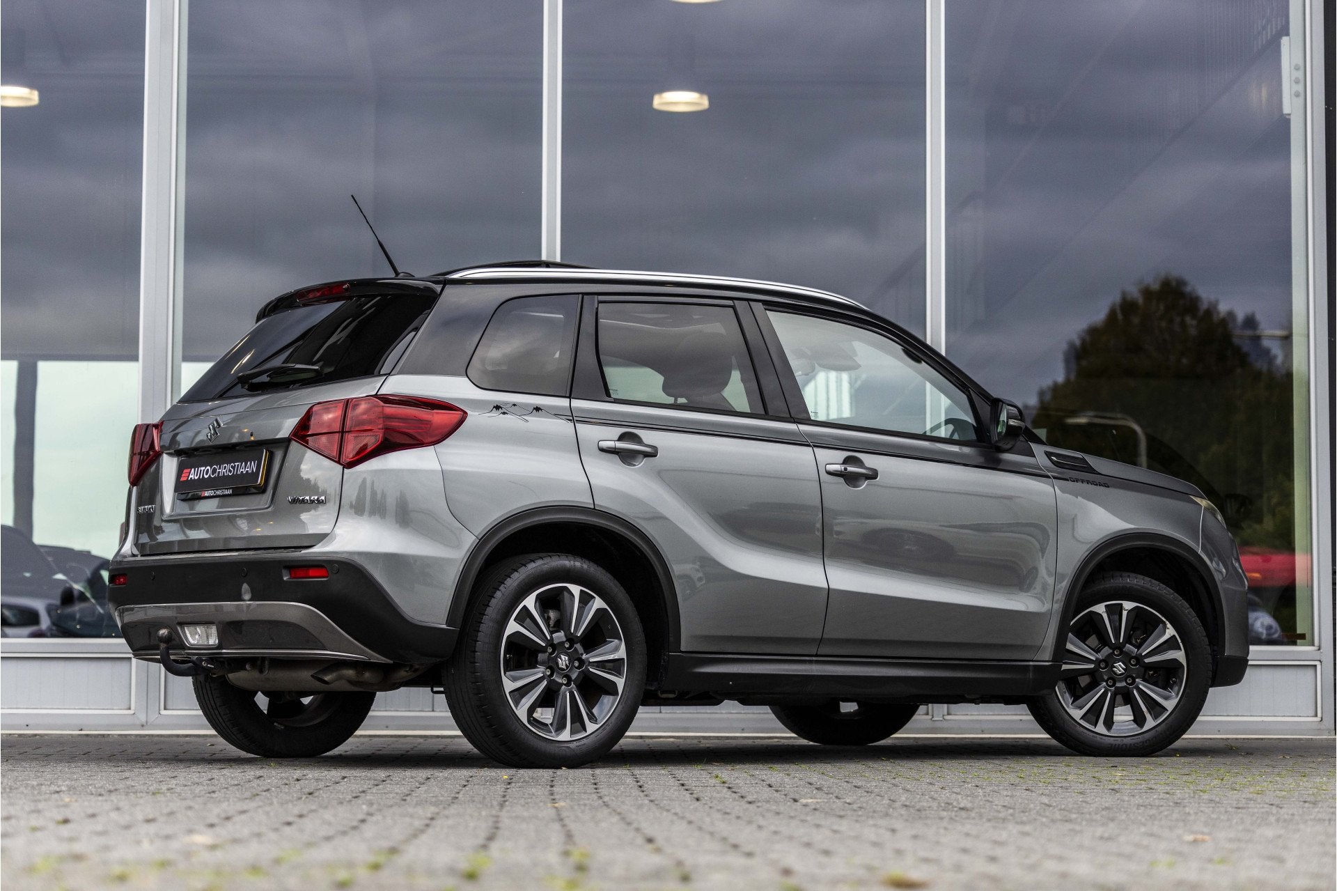 Suzuki Vitara 1.4 Boosterjet Select | Pano | Trekhaak | Carp, 12 maanden, 4 cilinders, 400 kg, Leder en Stof