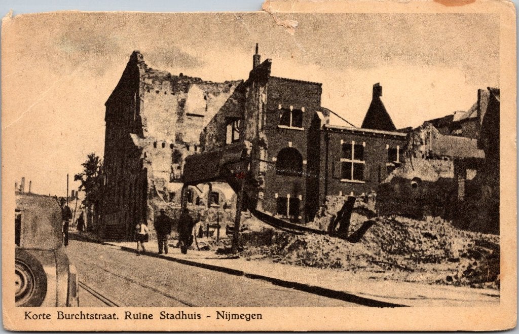 Nijmegen - 10 oude ansichtkaarten na Bombardement WOII, Verzamelen, Ansichtkaarten | Nederland, Verzenden, 1940 tot 1960, Ongelopen