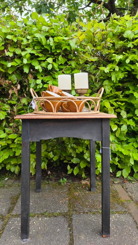 Vintage landelijk eiken bijzettafel, tafeltje, nachtkastje, Gebruikt, Vintage, Ophalen of Verzenden, Nvt