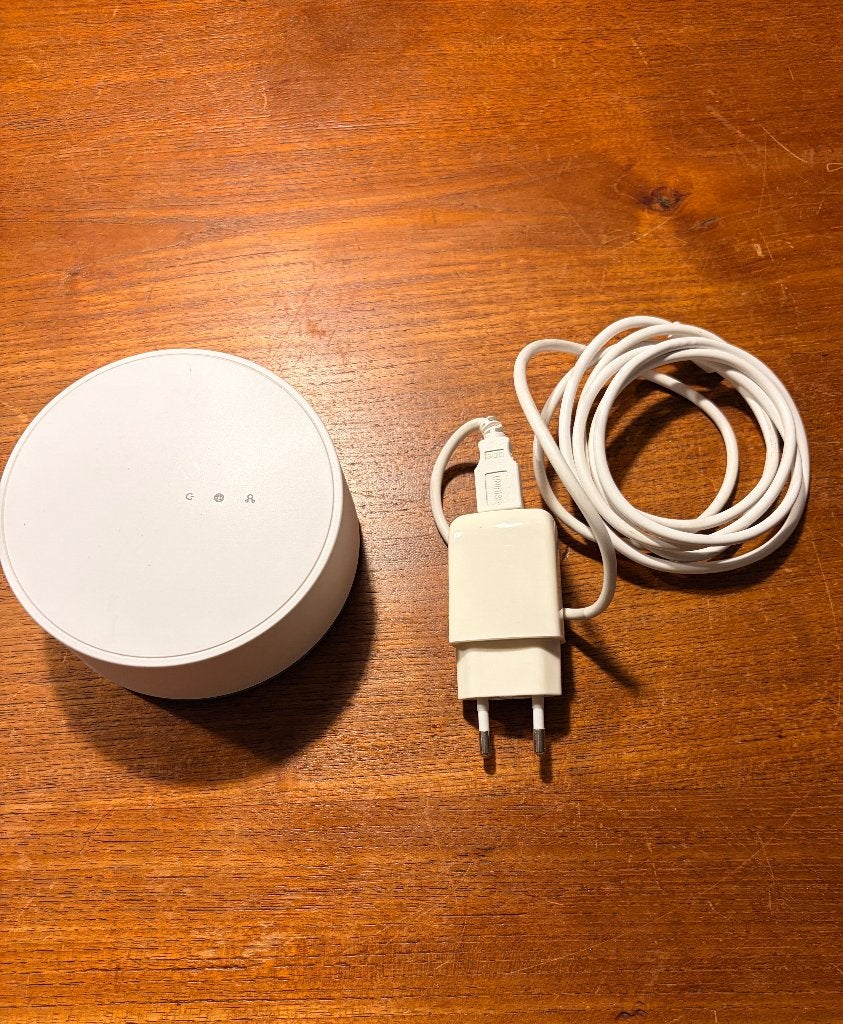 IKEA TRÅDFRI Verbindingshub / Gateway (Model E1526), Ophalen of Verzenden, Zo goed als nieuw, Router, IKEA