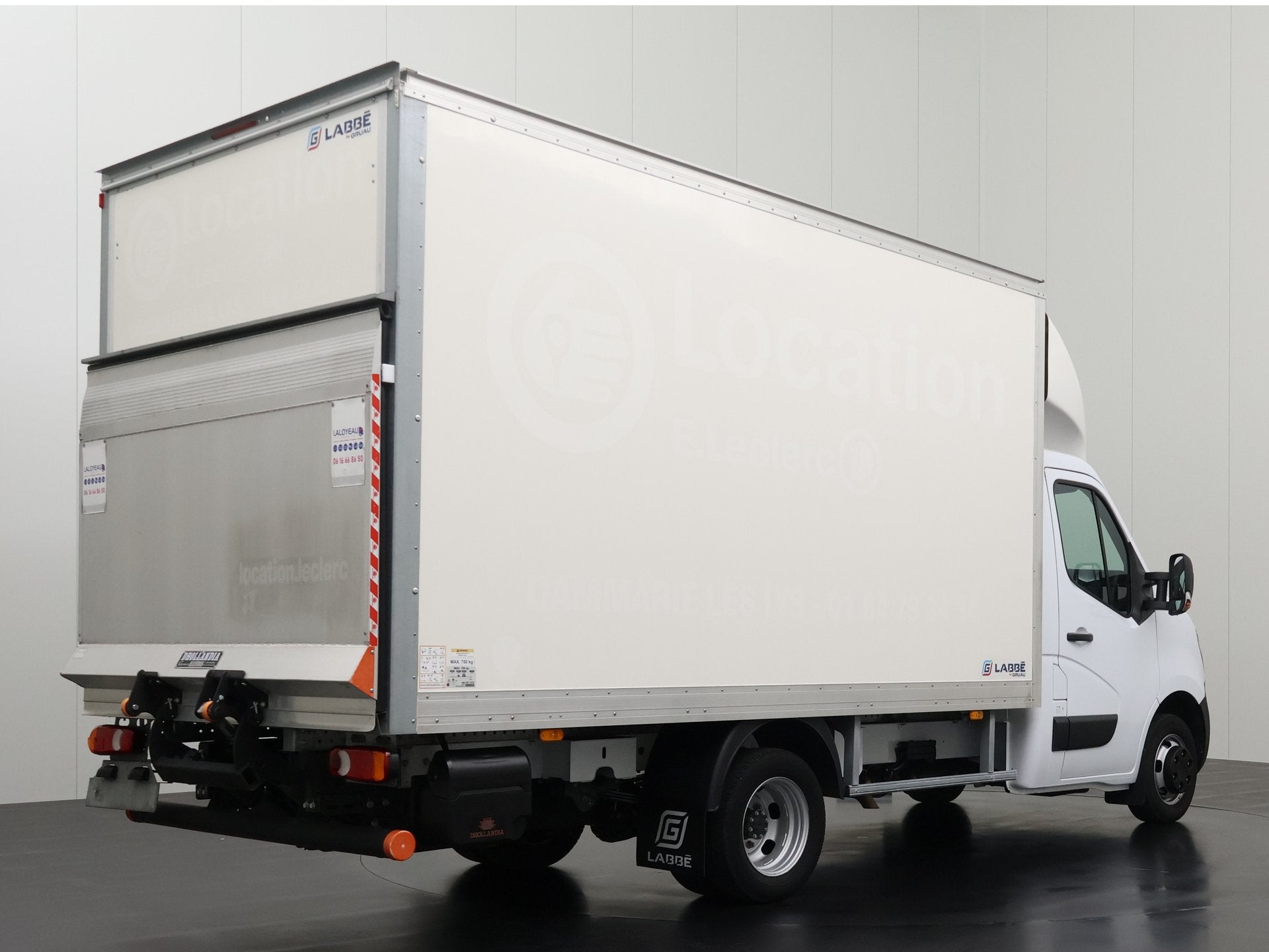 Nissan Interstar 2.3DCI 165PK Dubbellucht Bakwagen+Laadklep, Auto's, Gebruikt, Euro 6, 165 pk, 2890 kg