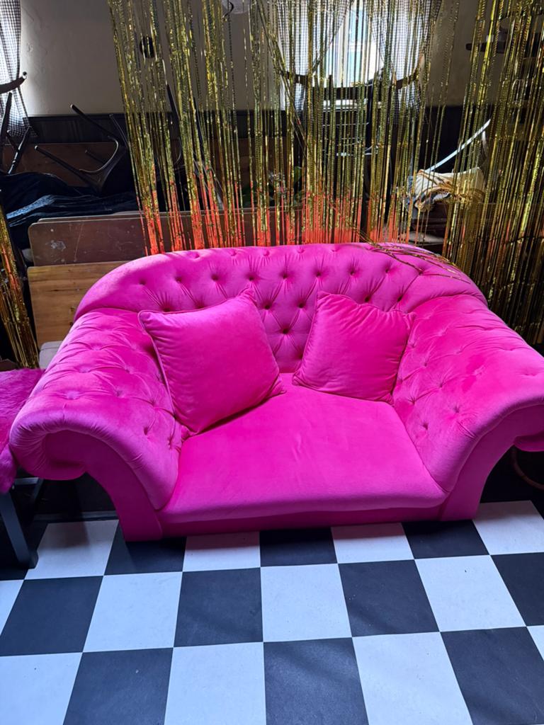 Knal roze bank., Ophalen, Tweepersoons, 75 tot 100 cm, Zo goed als nieuw