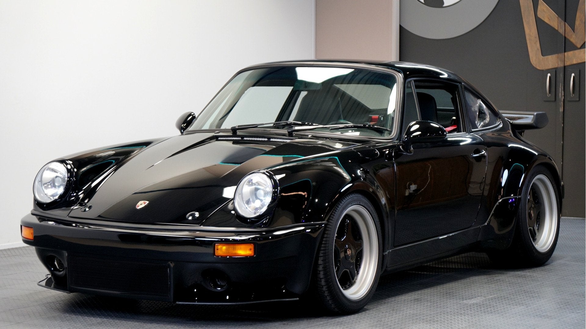 Porsche 911 3.5 Twin Turbo Outlaw Martini Racing – 500 pk, Auto's, Oldtimers, Lederen bekleding, Achterwielaandrijving, Zwart