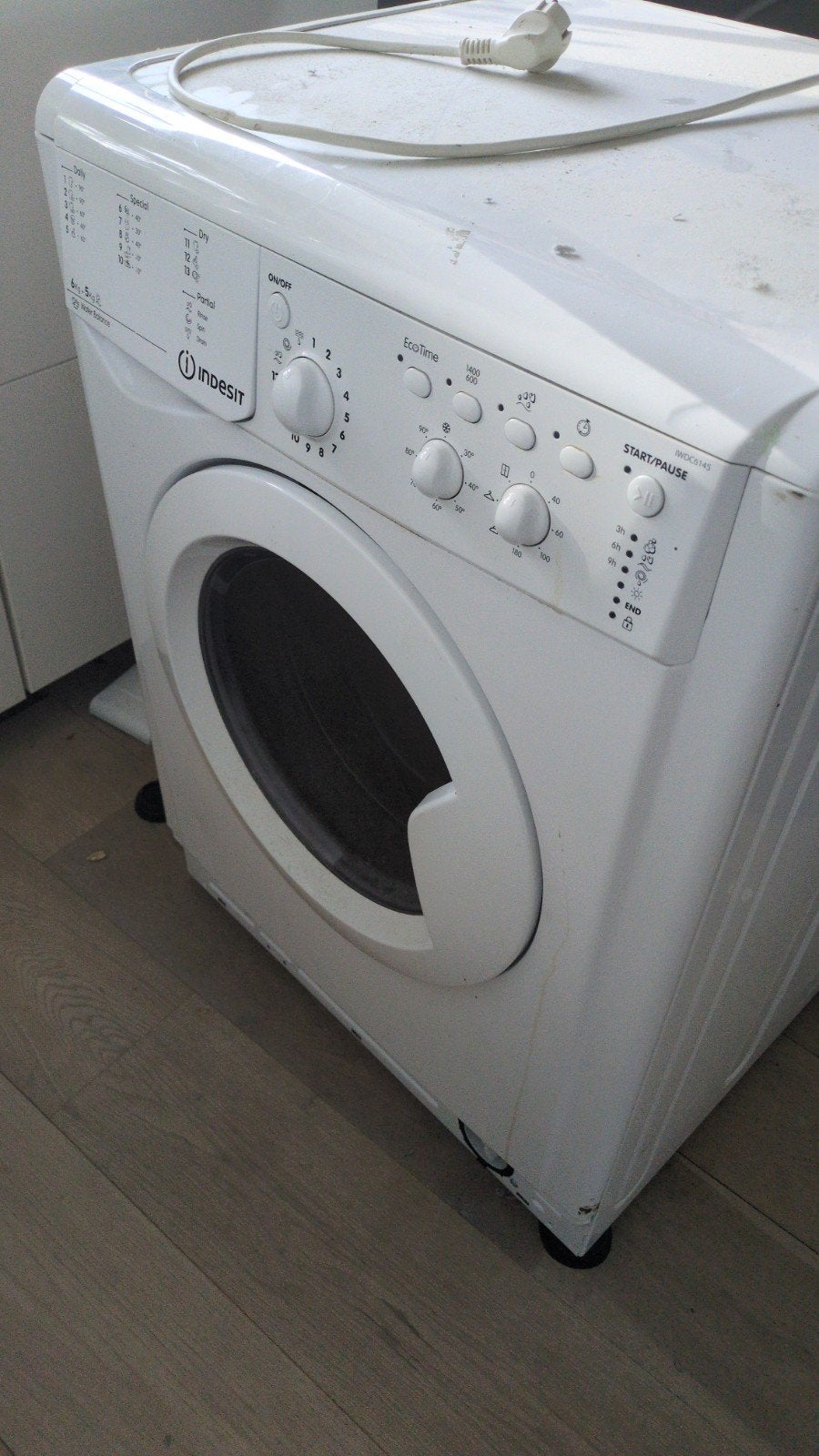 Defect: onderdelen te koop Wasdroger Indesit IWDC 6145, Voorlader, Niet werkend, 85 tot 90 cm, 1200 tot 1600 toeren