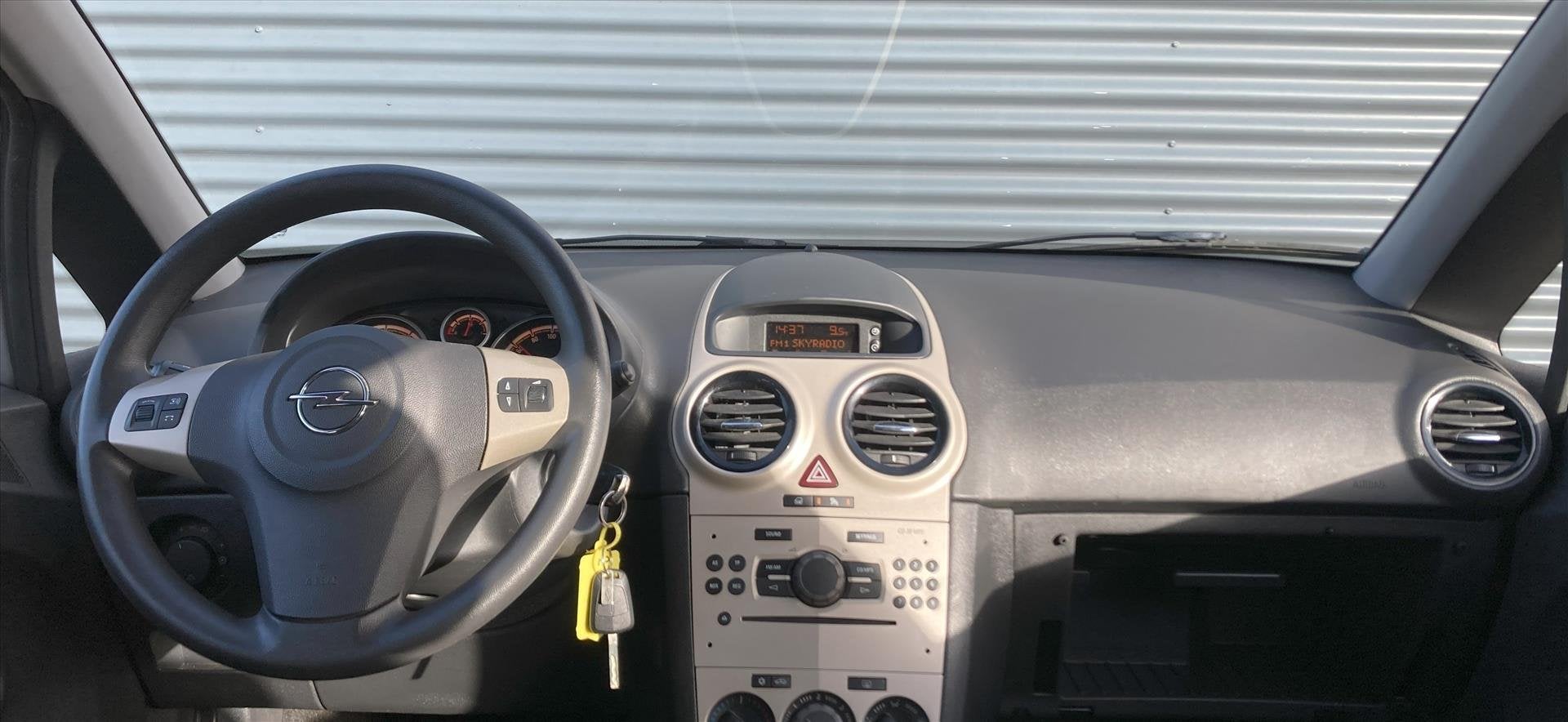 Opel Corsa 1.2 16V 5D, Voorwielaandrijving, Multifunctioneel stuurwiel, Gebruikt, 4 cilinders