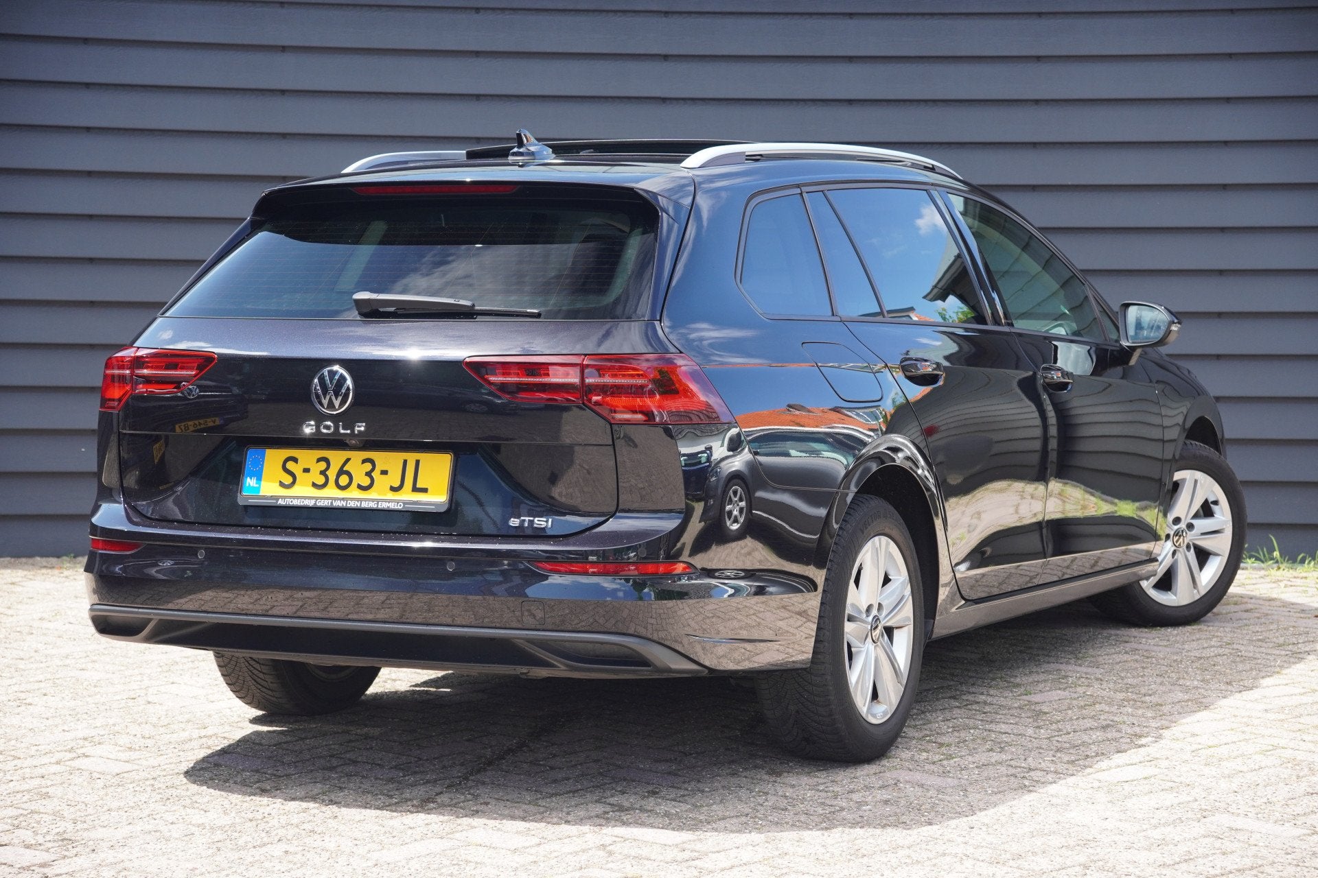 Volkswagen Golf Variant 1.0 eTSI Life Business - PANODAK - A, Auto's, Stof, Gebruikt, Zwart, 19 km/l