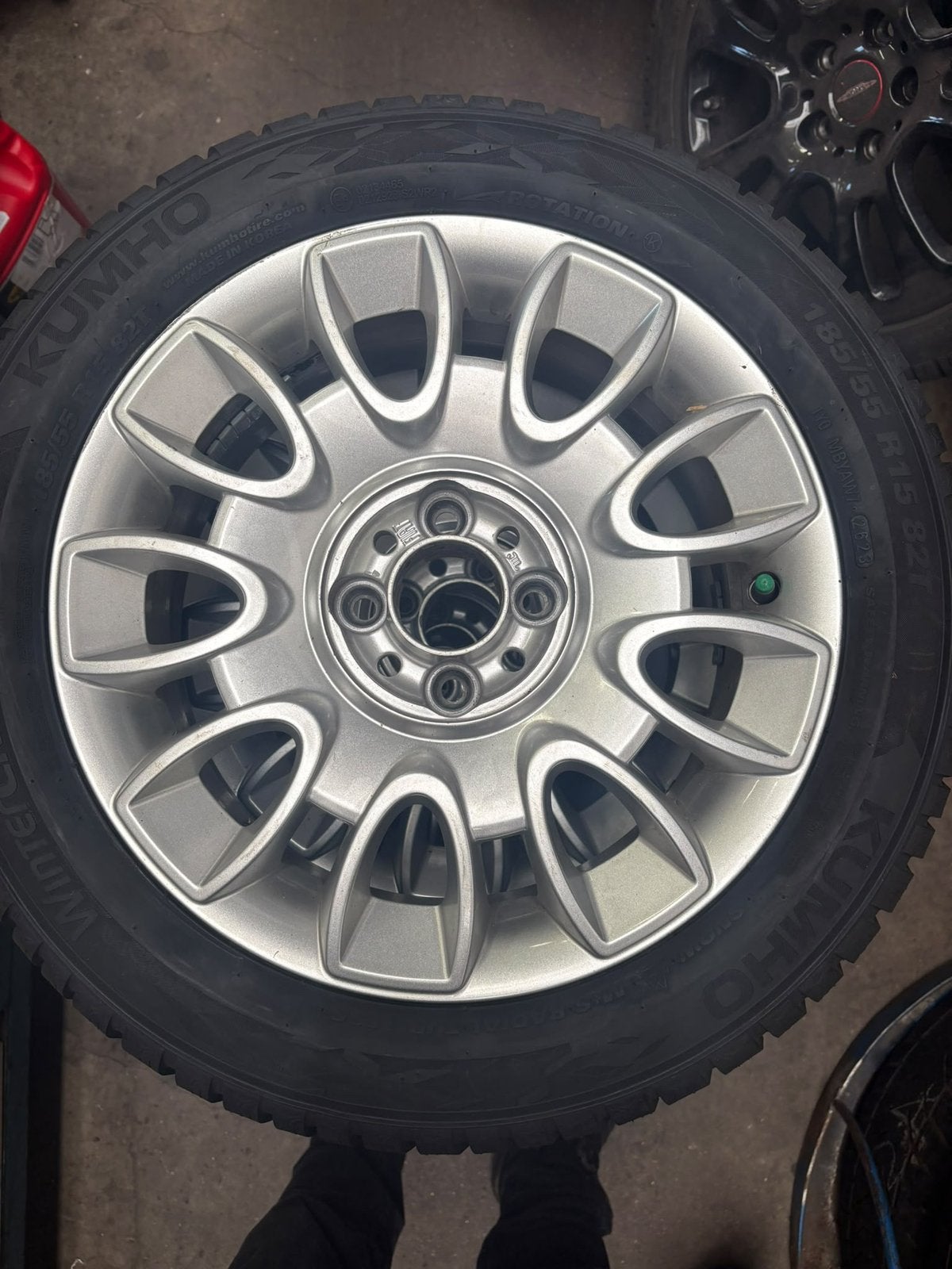 Fiat 500 winterset op 4 nieuwe Kumho winterbanden, Auto-onderdelen, 14 inch, 175 mm, Banden en Velgen, Nieuw