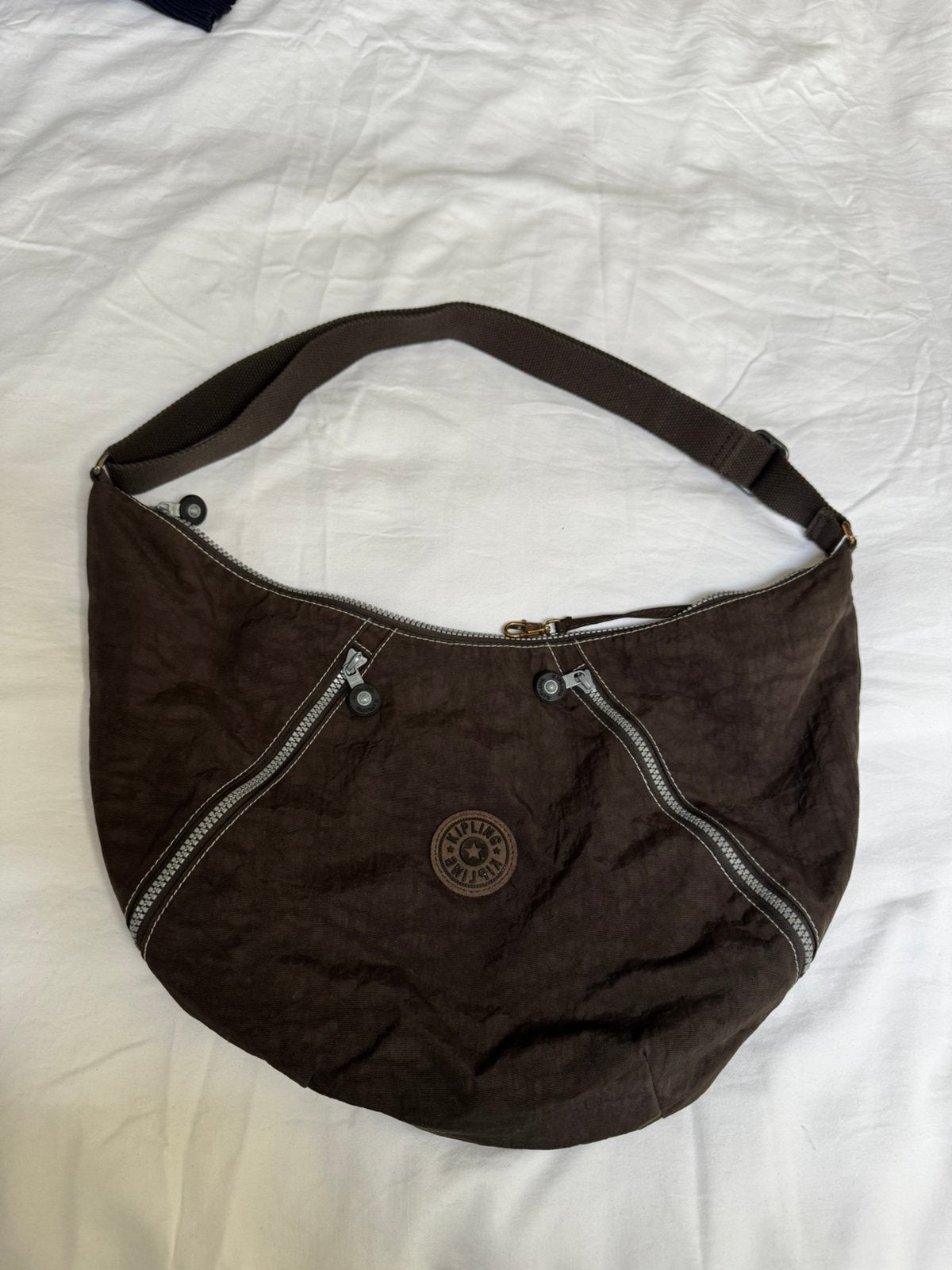 Nette Kipling bananen model schoudertas/crossover, Ophalen, Gebruikt, Bruin, Schoudertasje