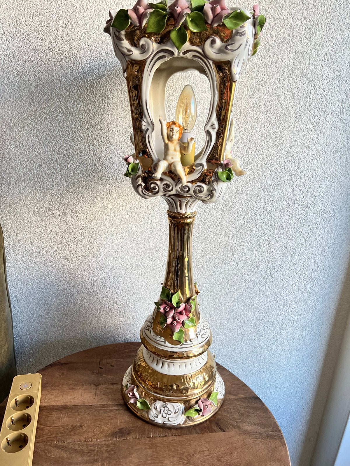 Vintage Porseleinen Lamp met Engeltjes/ Bloemen CAPODIMONTE, Ophalen