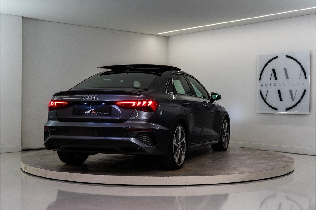 Audi A3 Limousine 35 TFSI S Edition 150PK | Pano | B&O | HUD, Auto's, Audi, 12 maanden, 4 cilinders, Bedrijf, 690 kg