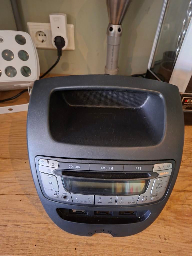 Originele radio Peugeot 107, Auto diversen, Ophalen of Verzenden, Gebruikt