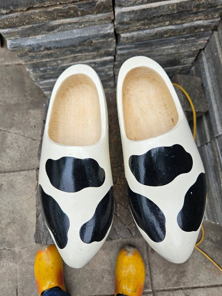Koeie print klompen., Ophalen of Verzenden, Nieuw, Heren