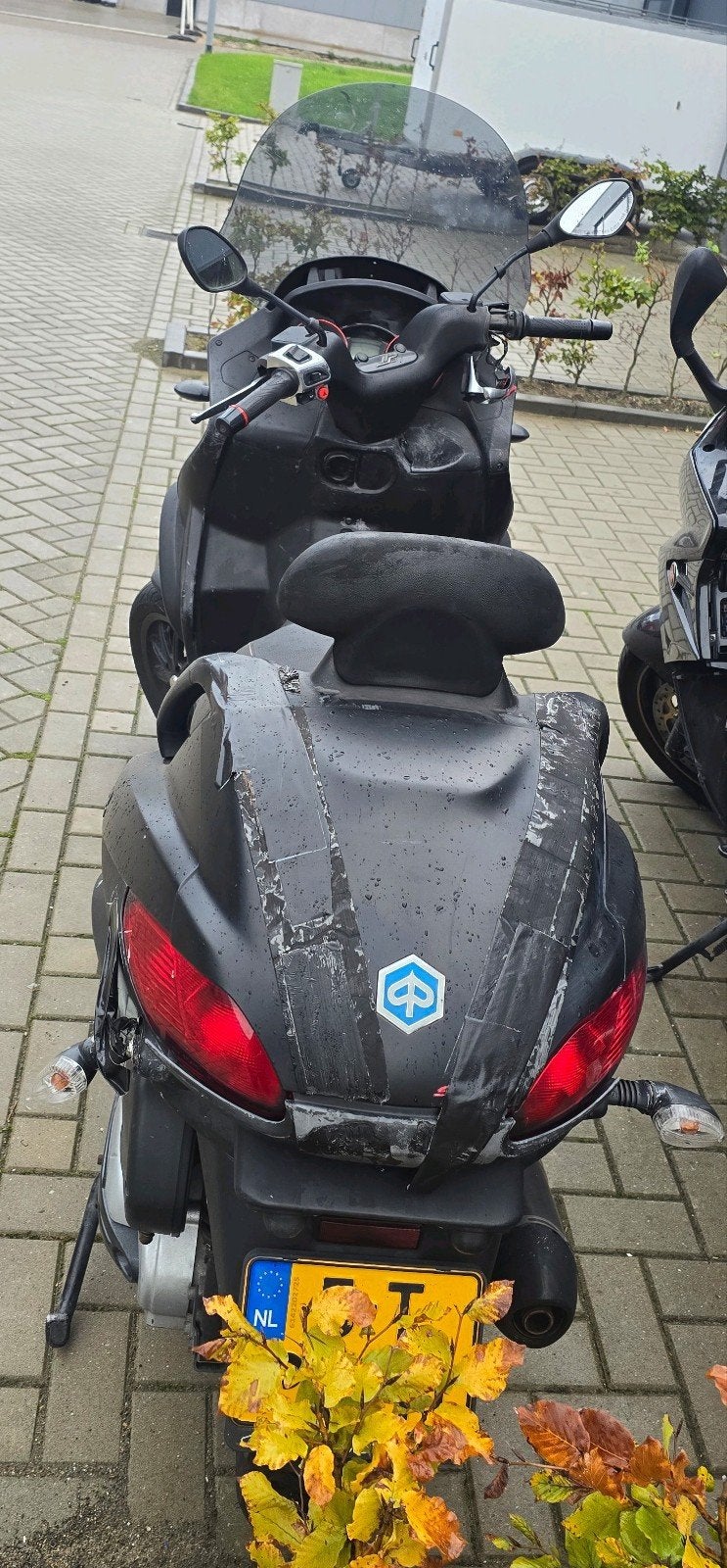 PIAGGIO MP3 500CC – OPKNAPPER / ONDERDELEN, Ophalen