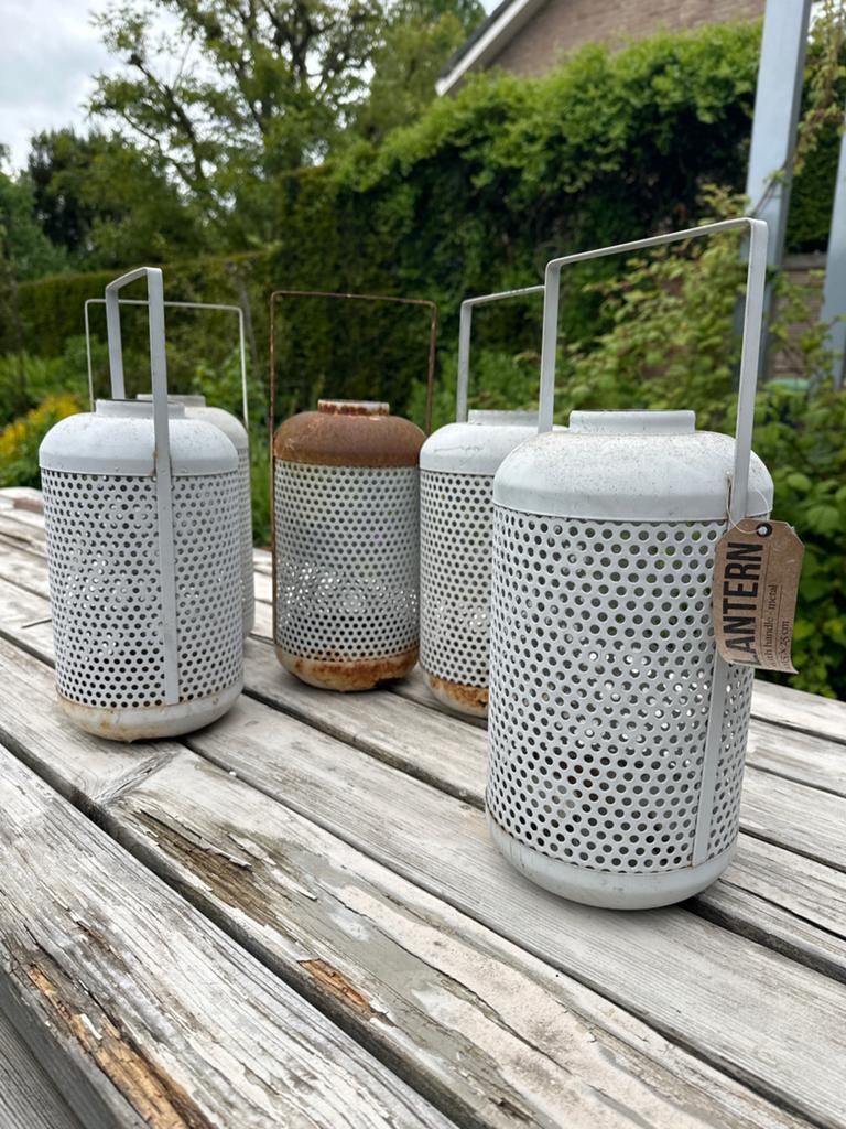 Set van 5 metalen lantaarns - licht grijsblauw en roestig, Huis en Inrichting, Ophalen, Gebruikt, Wit, Metaal