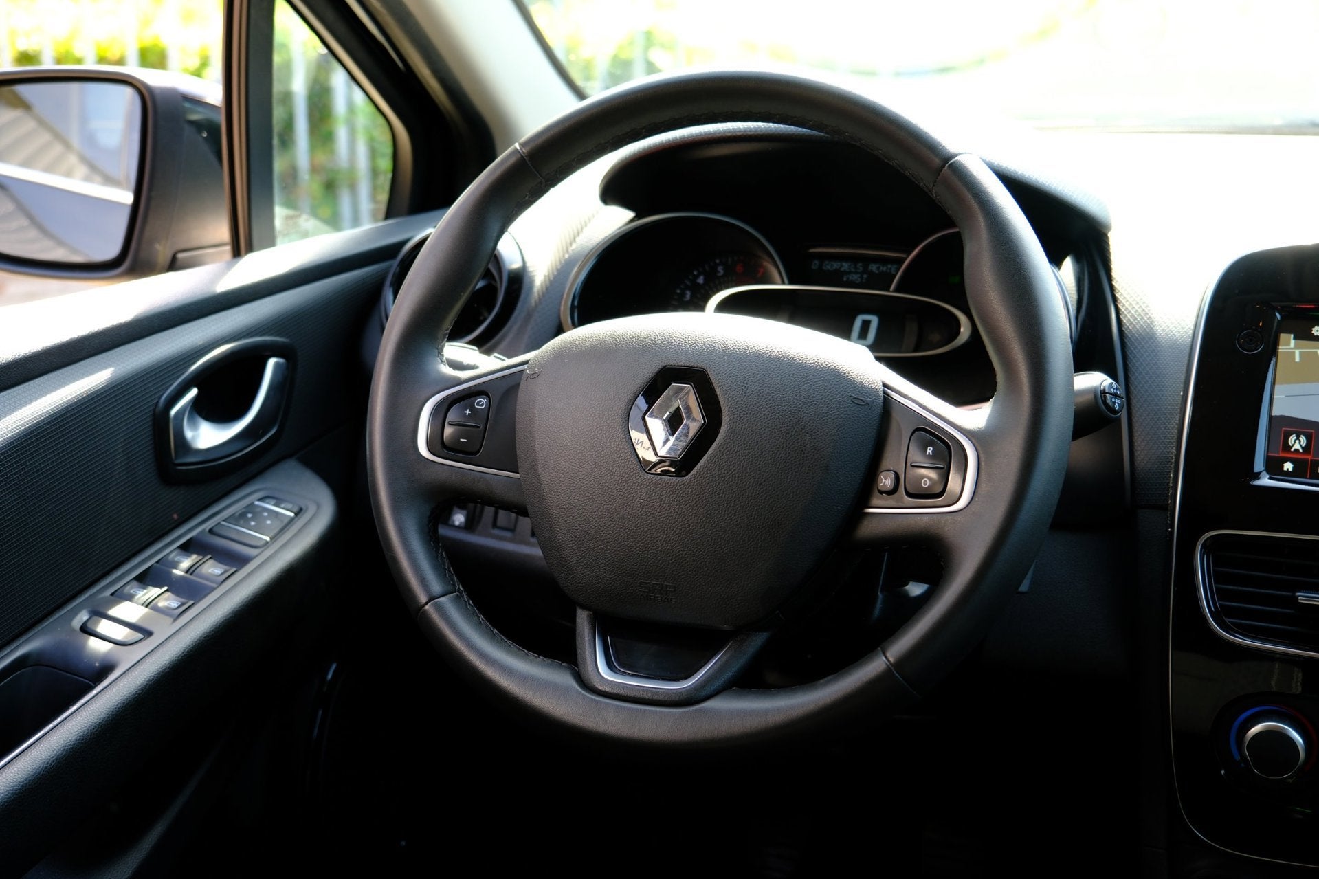 Foto 6 van Renault Clio Estate 0.9 TCe Limited Navi|Airco|LMV|DAB